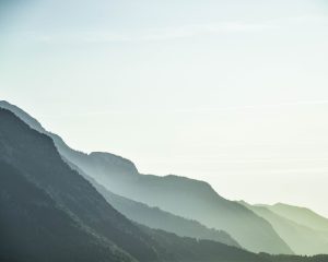 fogs-on-green-mountain-1054222.jpg